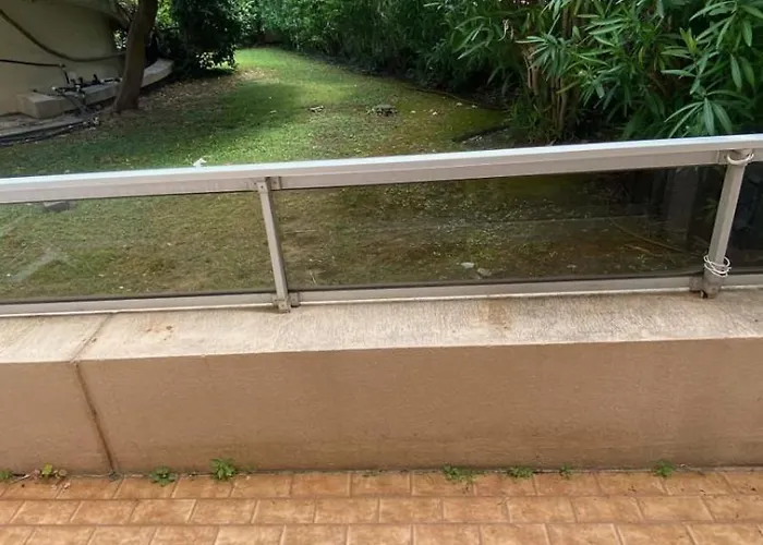 Les Pins Center - 6 People Juan-les-Pins